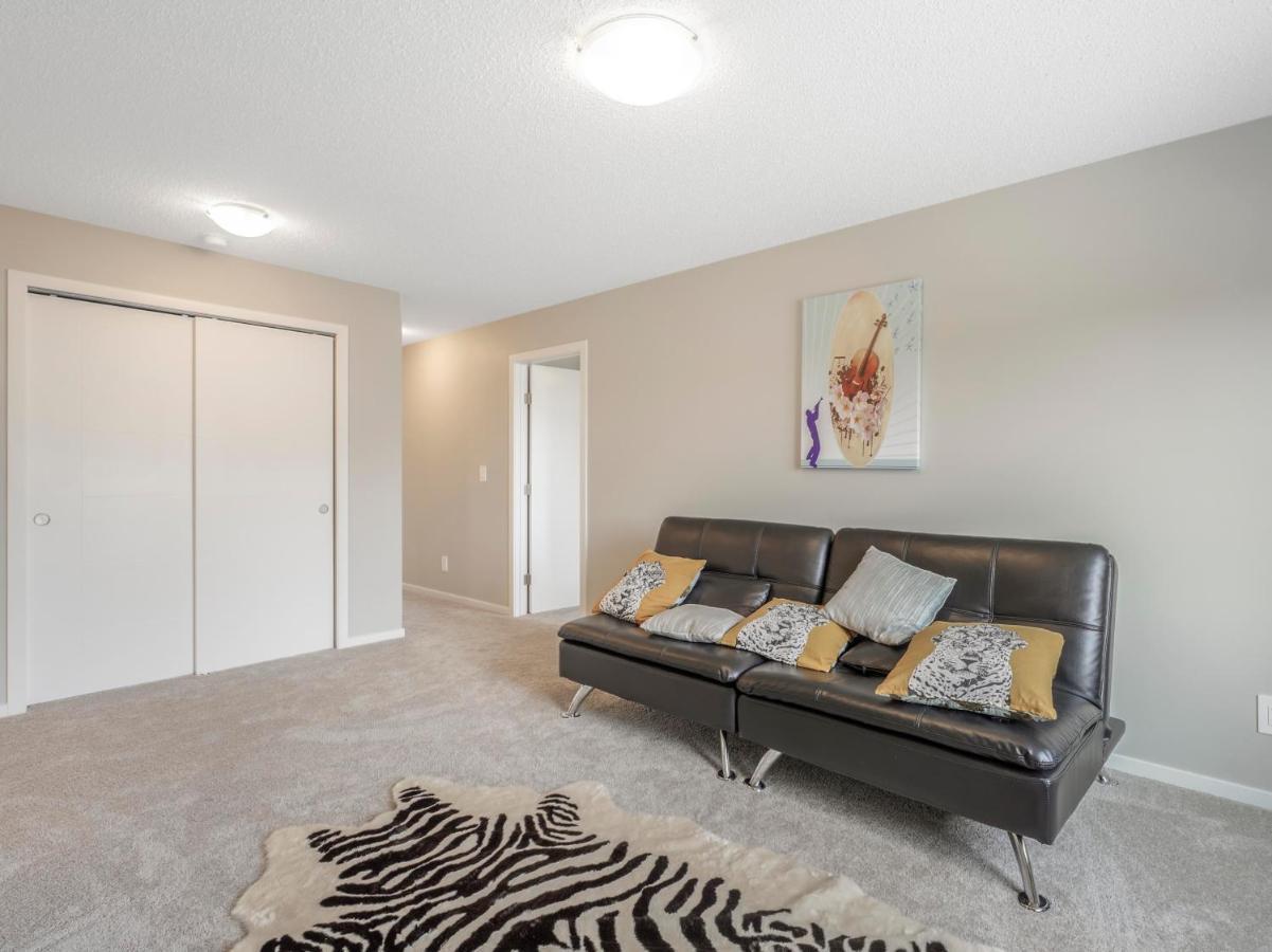 Apartment A Cozy 3 Bedroom New House With 2 Living *