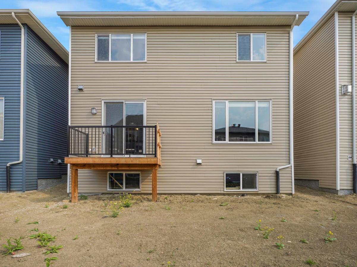 Apartment A Cozy 3 Bedroom New House With 2 Living Edmonton