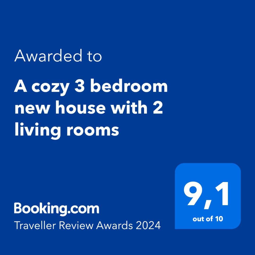 Apartment A Cozy 3 Bedroom New House With 2 Living