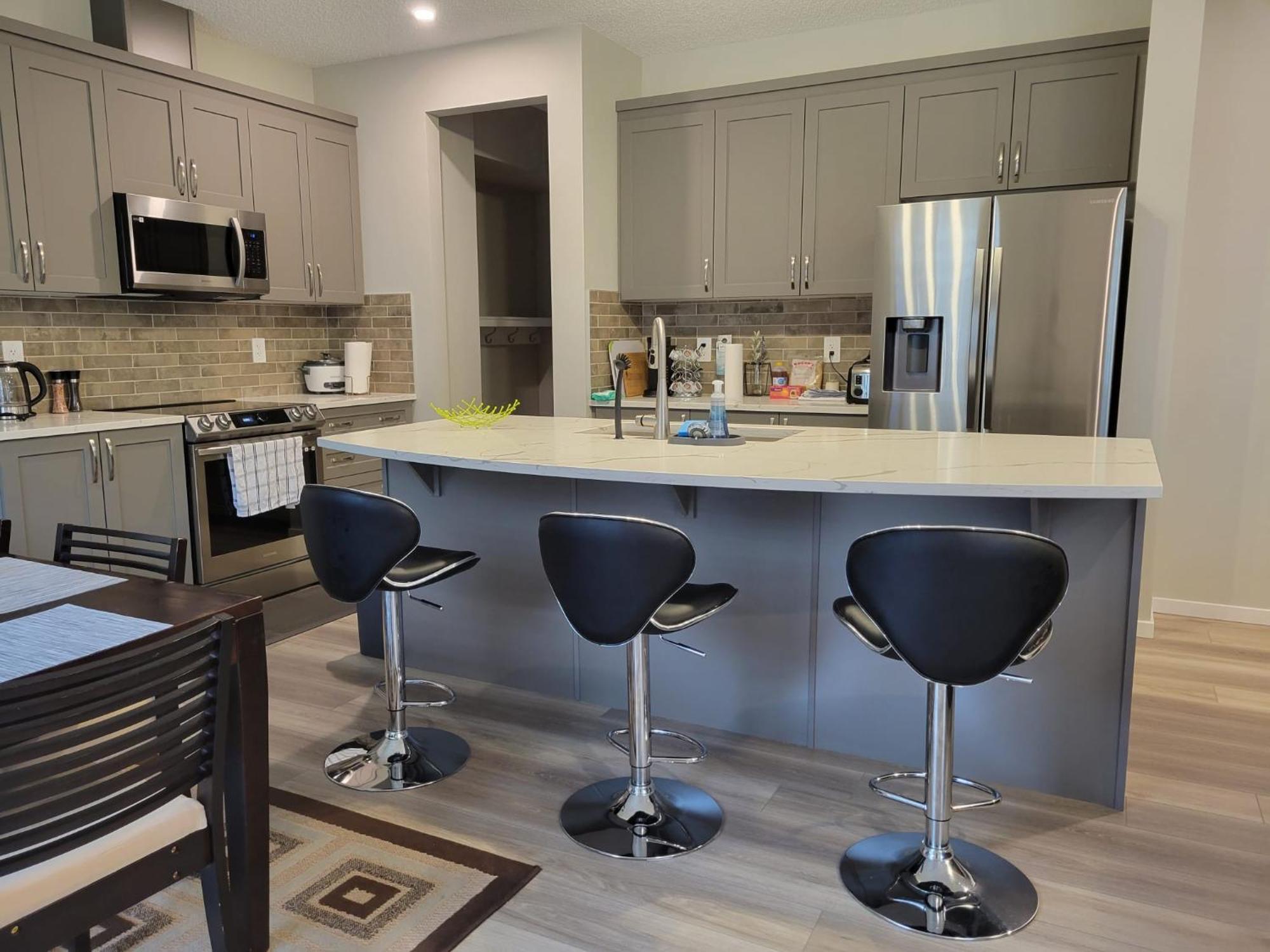 Apartment A Cozy 3 Bedroom New House With 2 Living Edmonton
