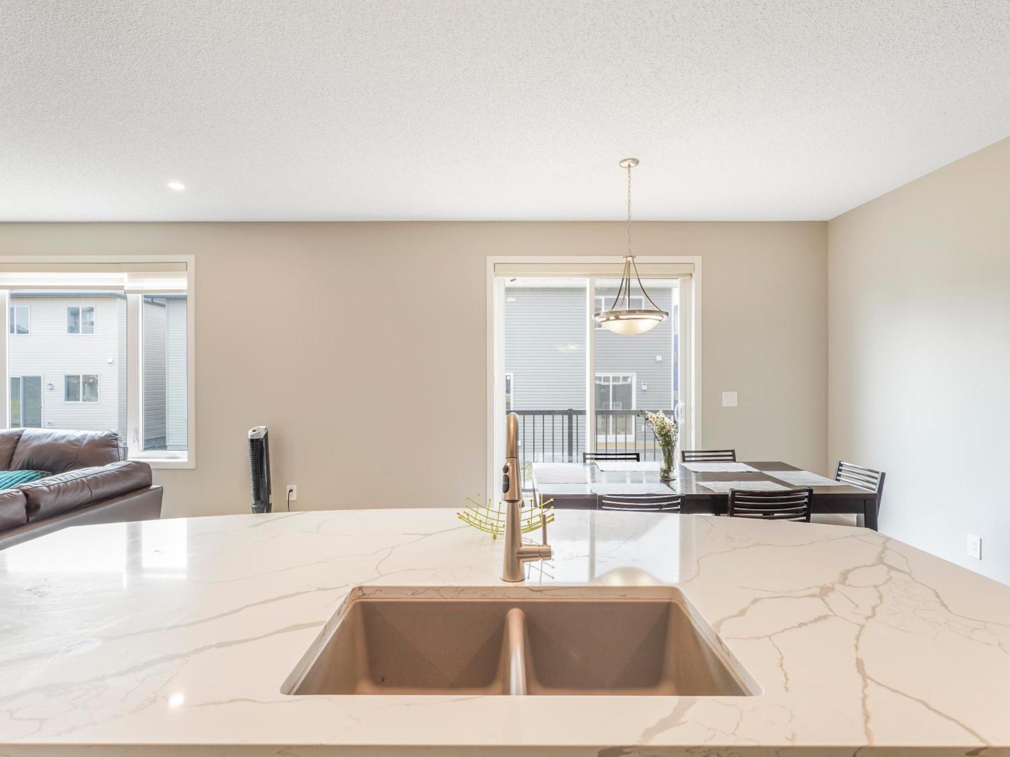 A Cozy 3 Bedroom New House With 2 Living Apartment