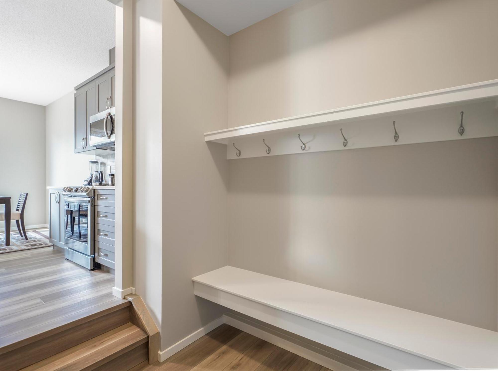 A Cozy 3 Bedroom New House With 2 Living * Edmonton
